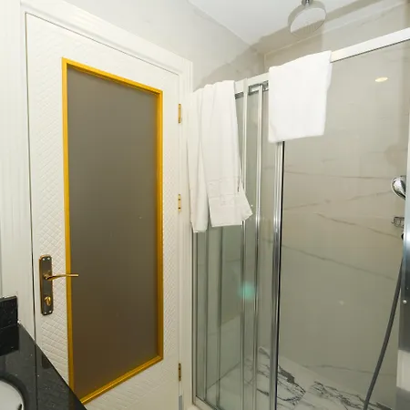 Hotell Bilem & 4*